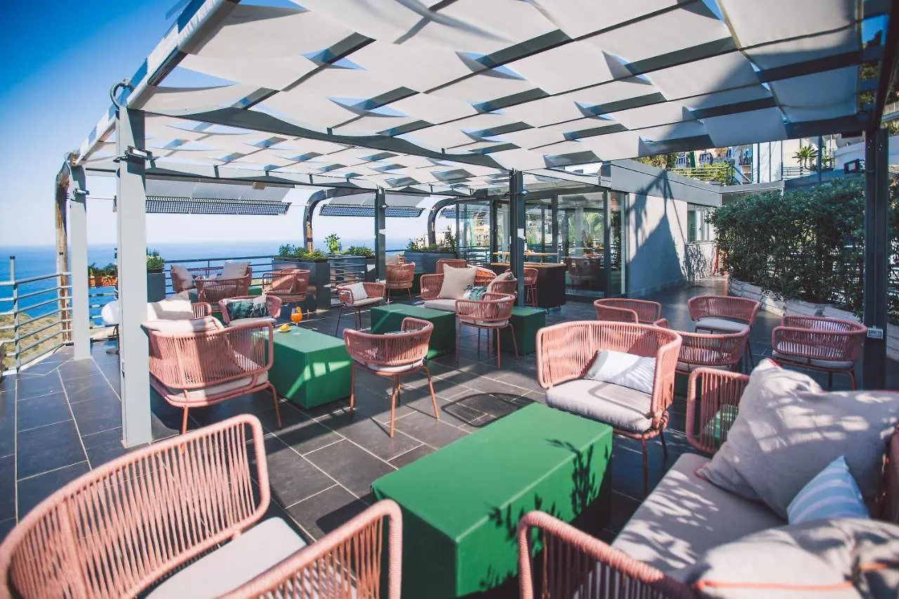 Taormina Palace Hotel 4*,